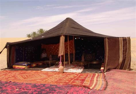tienda en el desierto